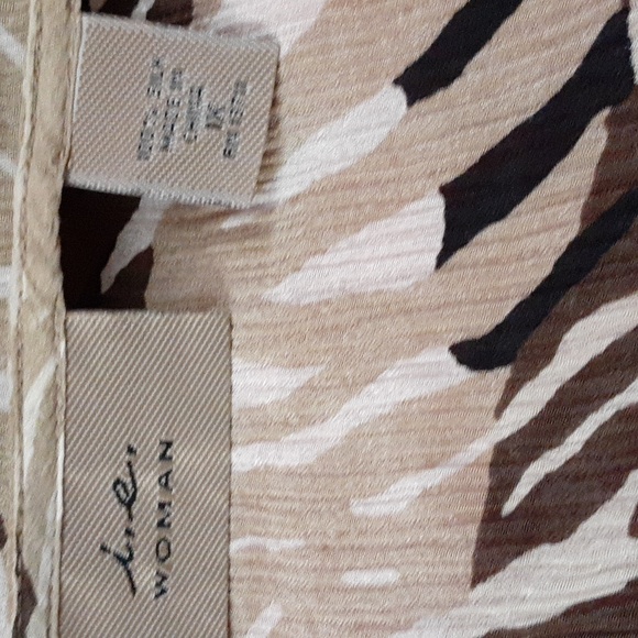 Plus size Ladies Animal print Blouse - Picture 2 of 4